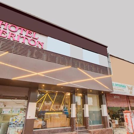 مومباي Oyo 76180 Hotel Meriton المظهر الخارجي الصورة