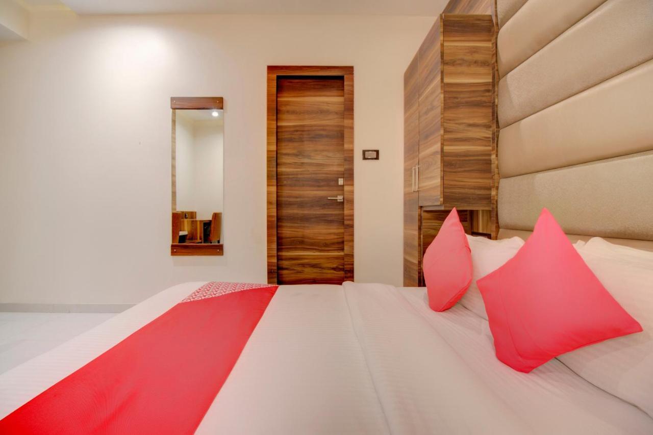 مومباي Oyo 76180 Hotel Meriton المظهر الخارجي الصورة